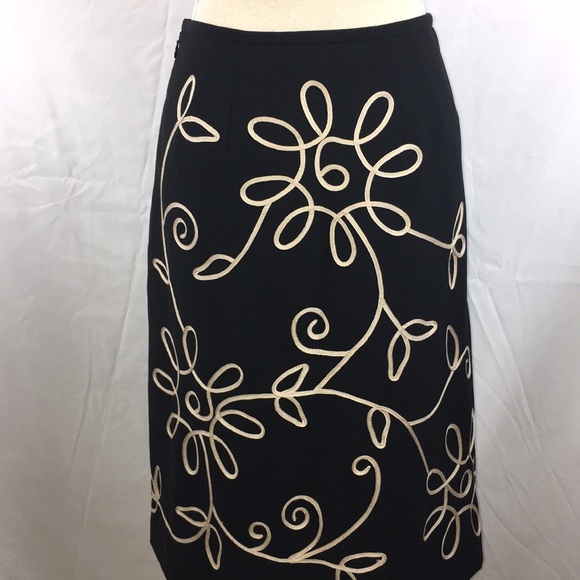 Adorable Loft fully lined A-line skirt - Picture 3 of 5